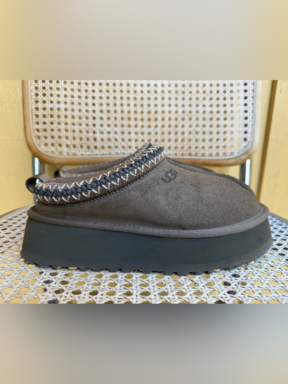 UGG Tazz Platform Suede Slippers Brown Women’s size 6 Tasman Braid